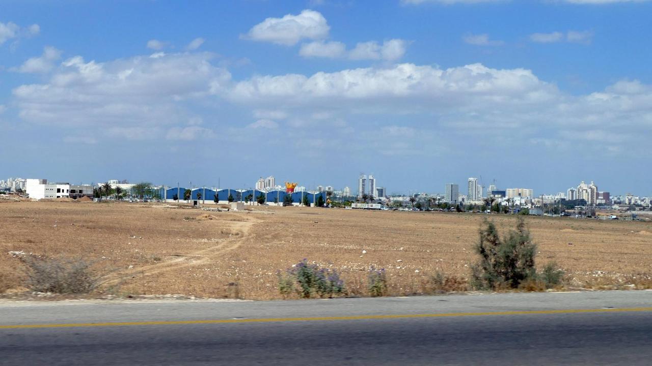 Ein Blick auf die israelische Stadt Be'er Sheva in der Wüste Negev.
