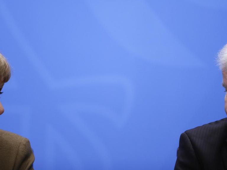 Die Spitzen der Koalition geben am 14.4.2016 im Kanzleramt Auskunft über die Ergebnisse des Gipfels aus der Nacht.