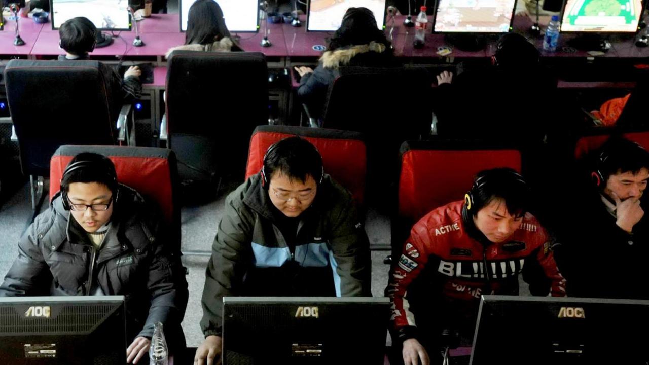 Volles Internet-Cafe in Wuhan/China Volles Internet-Cafe in Wuhan/China