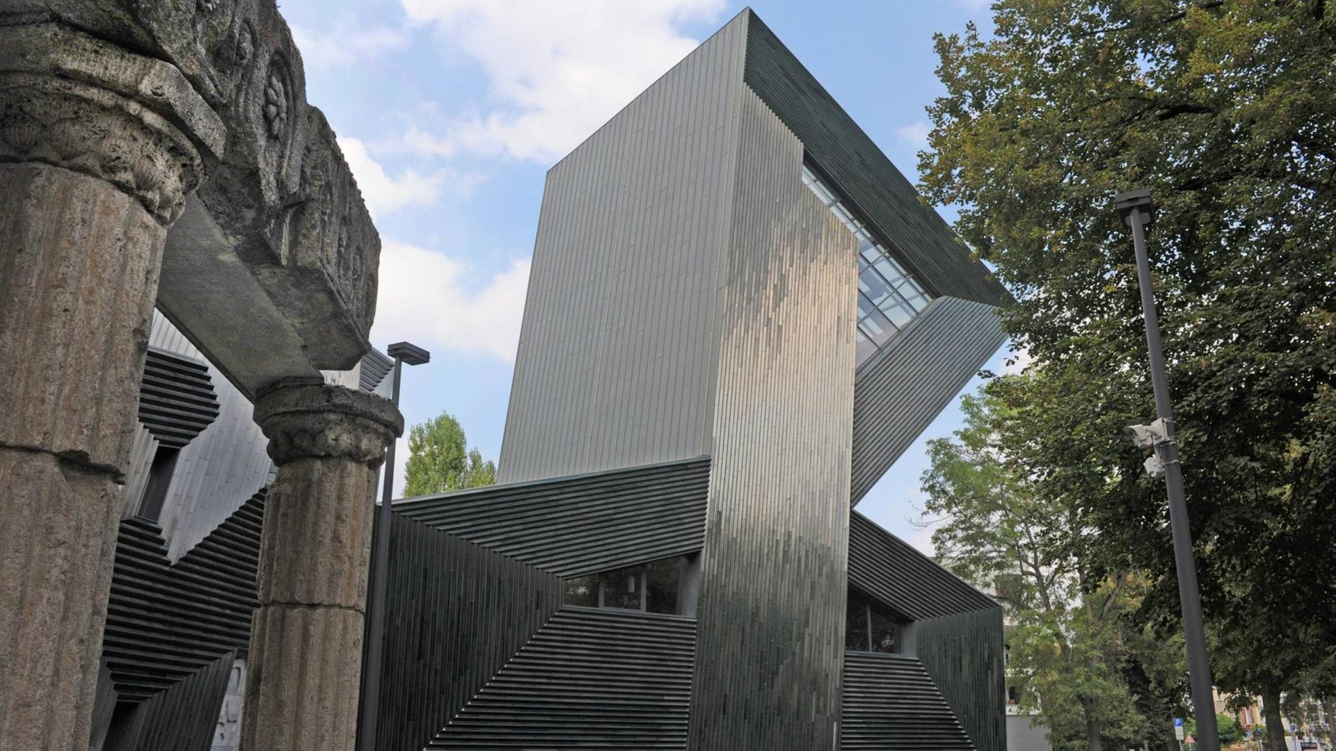 Auf den Talmud und auf Bauhaus beruft sich Manuel Herz, Architekt des Neubaus der Mainzer Synagoge "Licht der Diaspora" Auf den Talmud und auf Bauhaus beruft sich Manuel Herz, Architekt des Neubaus der Mainzer Synagoge "Licht der Diaspora"