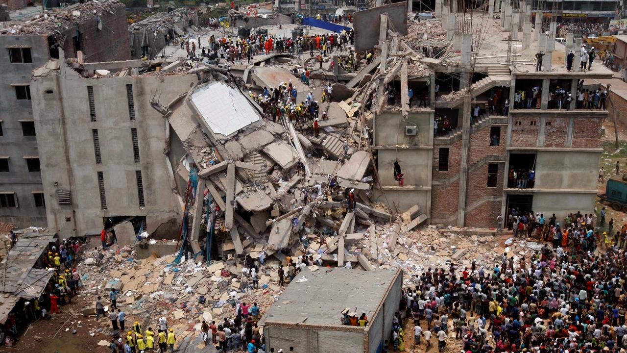 Eingestürzte Näh-Fabrik in Bangladesh (Bild: picture alliance / dpa)