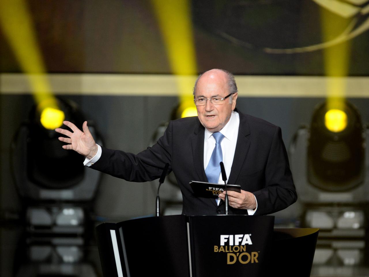 Sepp Blatter während einer Gala am Redepult