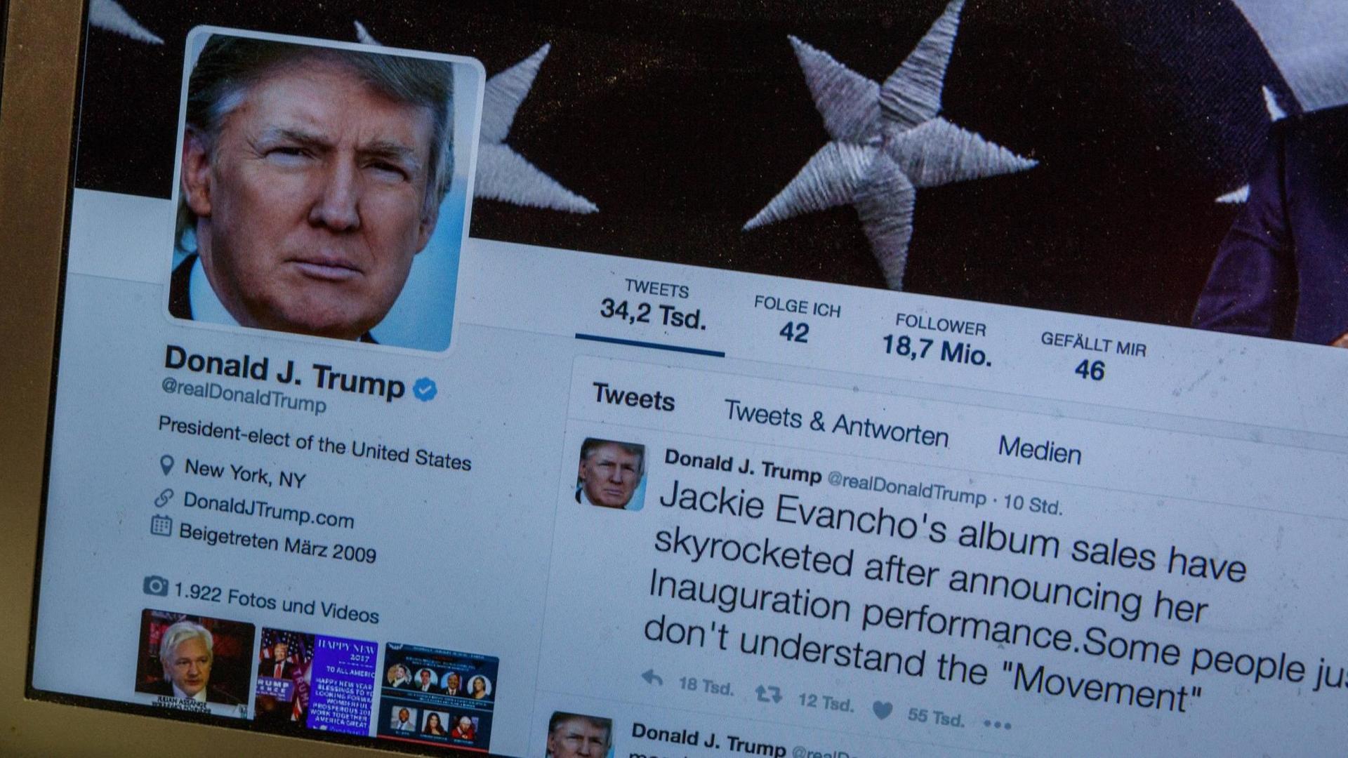 Das Twitter-Profil von Donald Trump wird auf dem Bildschirm eines Laptops angezeigt. Das Twitter-Profil von Donald Trump wird auf dem Bildschirm eines Laptops angezeigt.