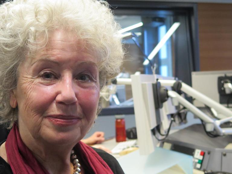 Die Arabistin Angelika Neuwirth zu Gast im Studio vom Deutschlandradio Kultur