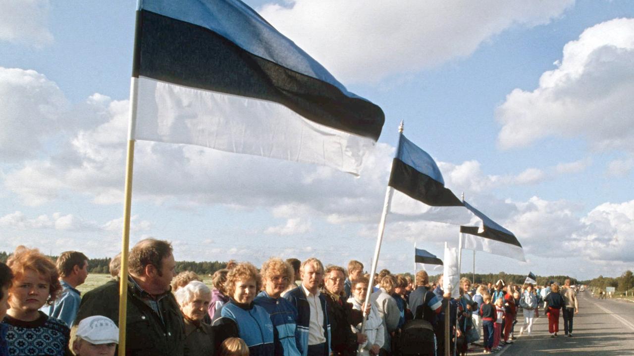 23. August 1989 - Menschenkette durch die drei baltischen Republiken Lettland, Litauen und Estland 23. August 1989 - Menschenkette durch die drei baltischen Republiken Lettland, Litauen und Estland