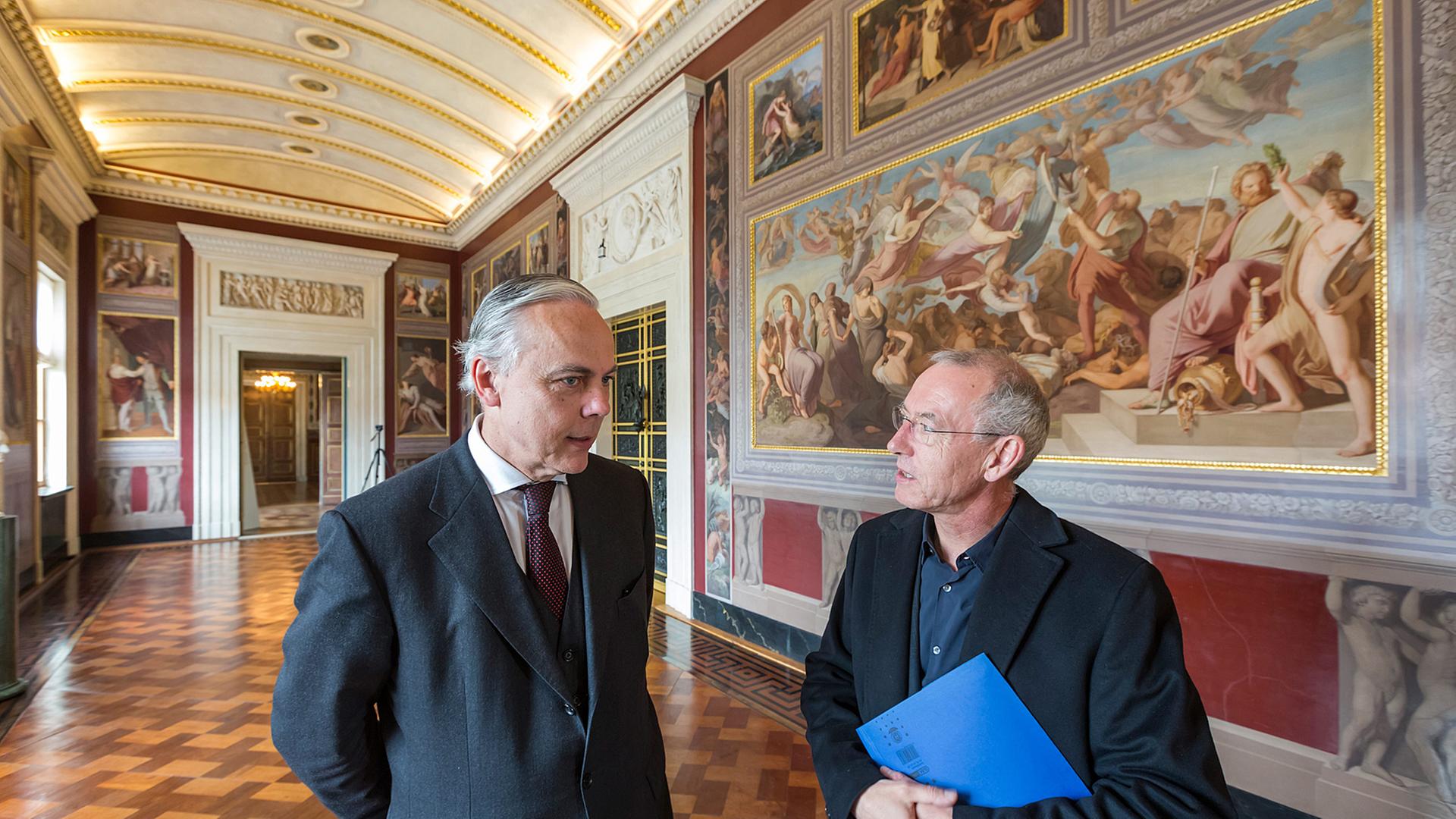 Klassik-Präsident Hellmut Seemann (links) und Baudirektor Johann Philipp Jung im Stadtschloss Weimar Klassik-Präsident Hellmut Seemann (links) und Baudirektor Johann Philipp Jung im Stadtschloss Weimar