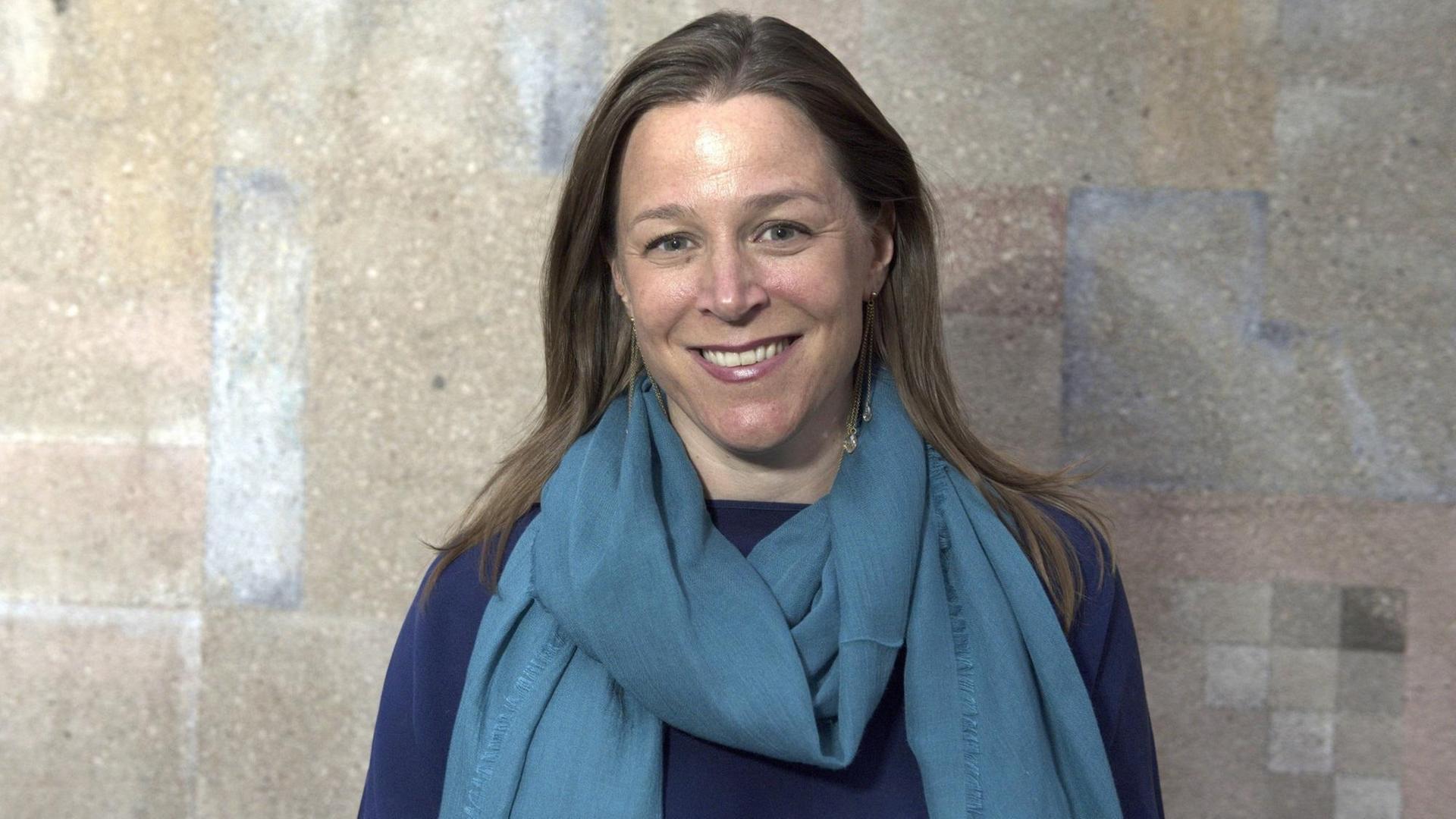 Annika Reich bei einer Lesung in Berlin aus ihrem Roman "Die Nächte auf ihrer Seite" Annika Reich bei einer Lesung in Berlin aus ihrem Roman "Die Nächte auf ihrer Seite"