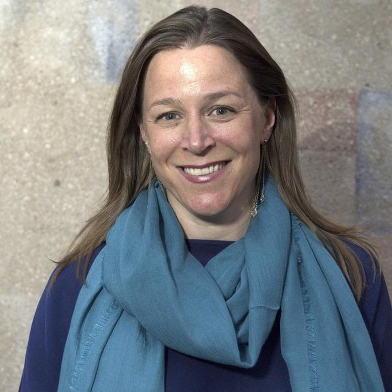 Annika Reich bei einer Lesung in Berlin aus ihrem Roman "Die Nächte auf ihrer Seite" Annika Reich bei einer Lesung in Berlin aus ihrem Roman "Die Nächte auf ihrer Seite"