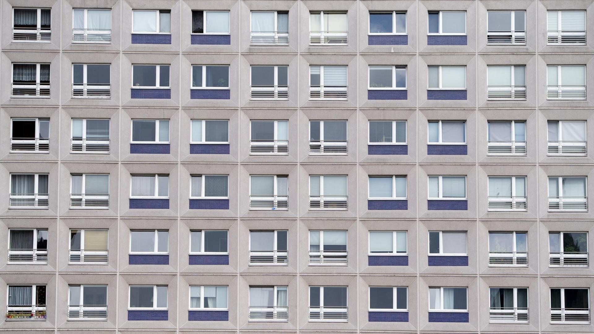 Das Foto zeigt ein Wohngebäude am Alexanderplatz. Das Foto zeigt ein Wohngebäude am Alexanderplatz.