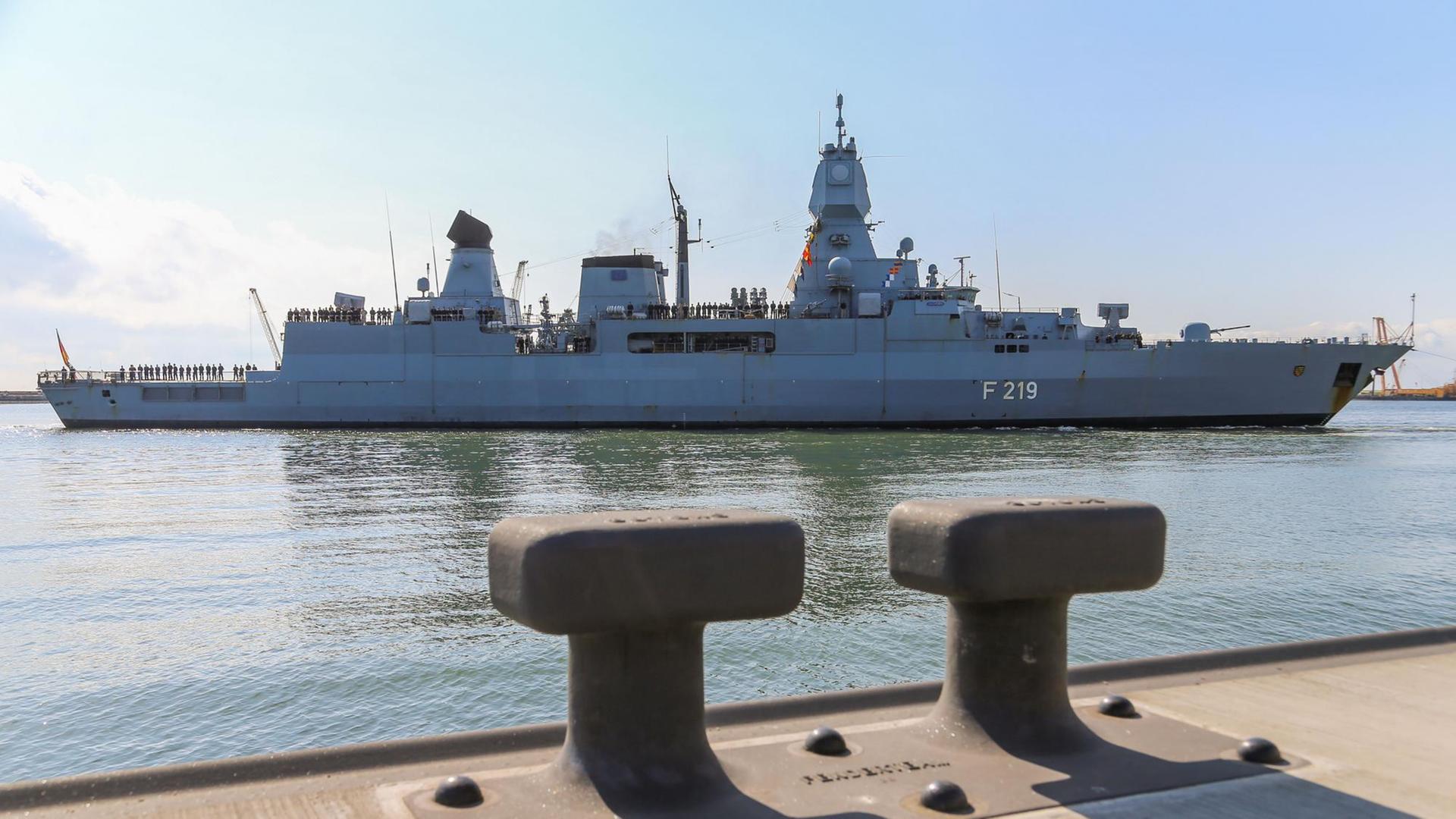 Das Foto zeigt die Fregatte "Sachsen" nach ihrer Rückkehr von der Operation "Sophia" im Mittelmeer. Das Foto zeigt die Fregatte "Sachsen" nach ihrer Rückkehr von der Operation "Sophia" im Mittelmeer.