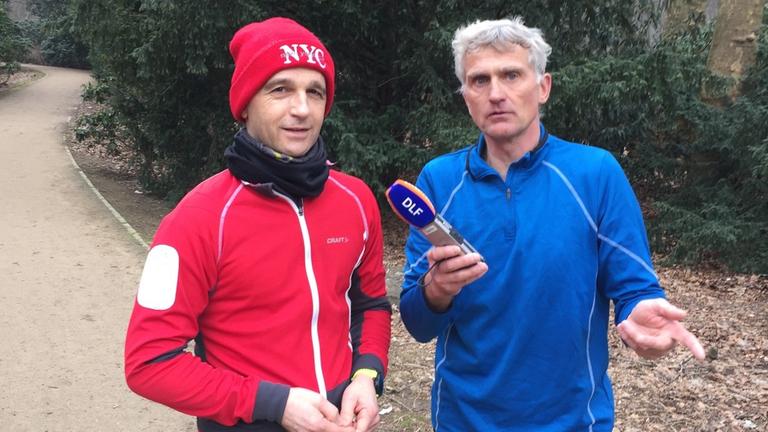 Unser Reporter Frank Capellan mit Bundesjustizminister Heiko Maas beim Joggen. Unser Reporter Frank Capellan mit Bundesjustizminister Heiko Maas beim Joggen.