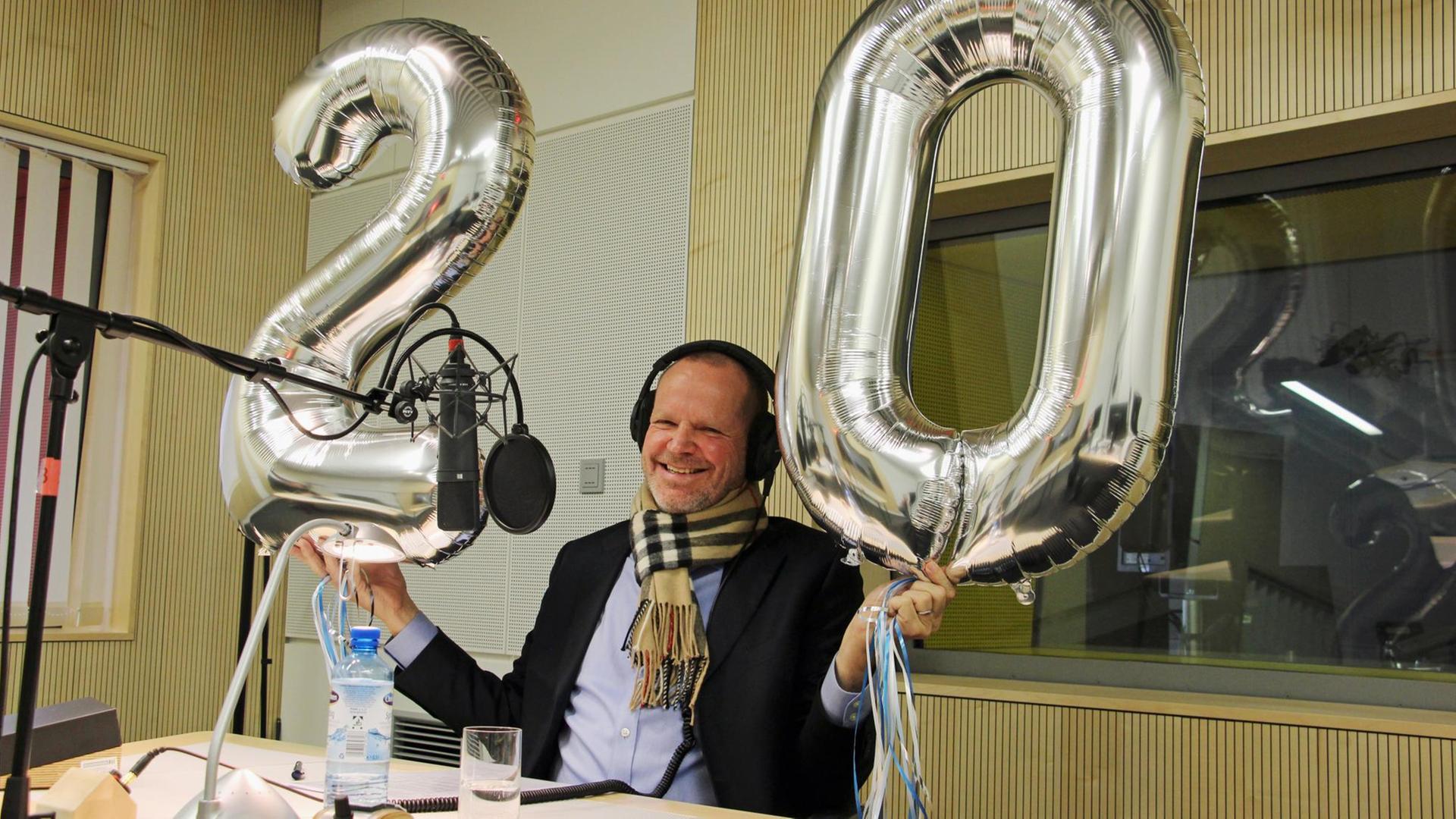 Bernhard Kempen, Jura-Professor und Präsident des Dt. Hochschulverbandes als Gastmoderator im Dlf-Studio Bernhard Kempen, Jura-Professor und Präsident des Dt. Hochschulverbandes als Gastmoderator im Dlf-Studio