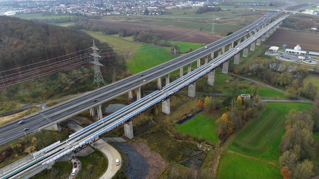 Die ICE-Neubaustrecke mit der Itztalbrücke Die ICE-Neubaustrecke mit der Itztalbrücke