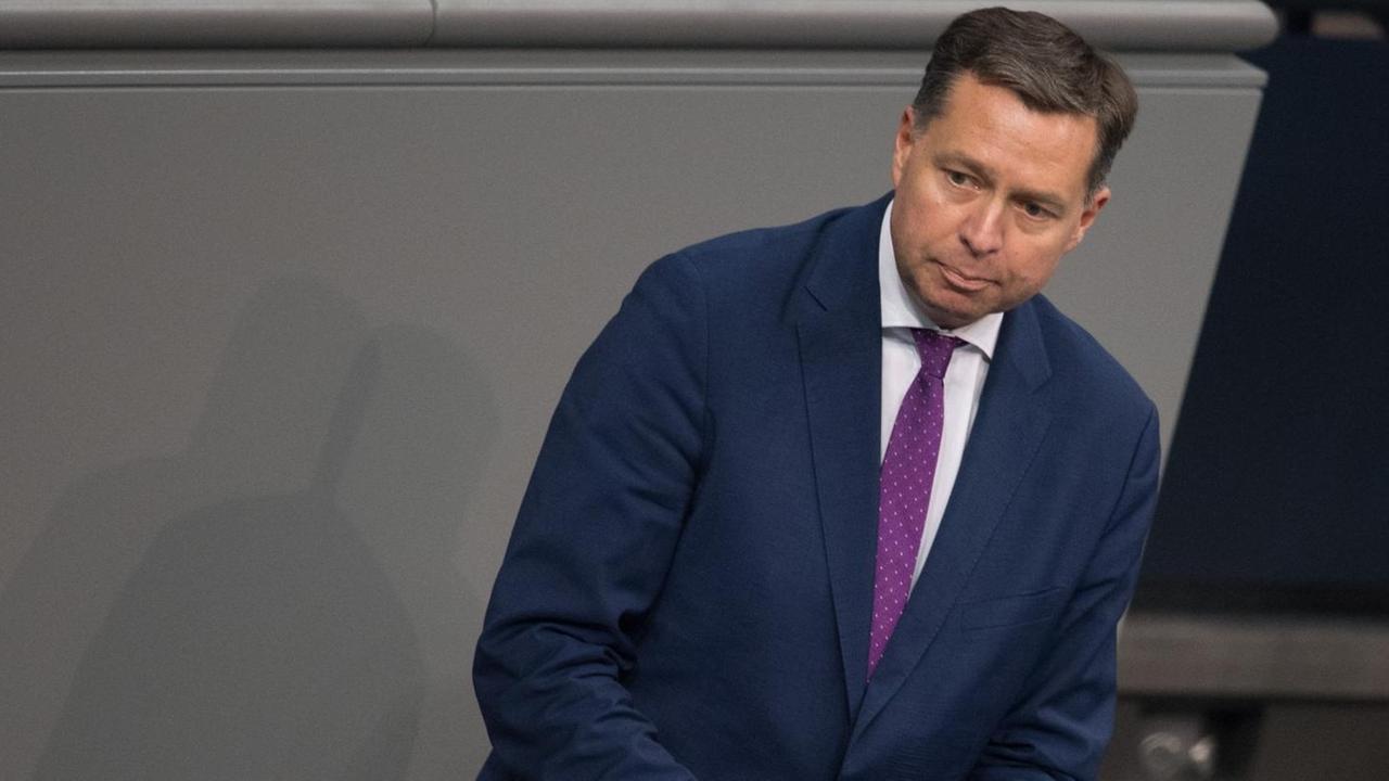 Stephan Mayer (CSU), Parlamentarischer Staatssekretär im Innenministerium, spricht bei einer Bundestagssitzung im März 2020 Stephan Mayer (CSU), Parlamentarischer Staatssekretär im Innenministerium, spricht bei einer Bundestagssitzung im März 2020