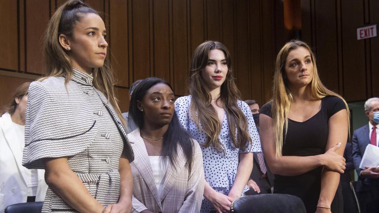 Die US-Turnerinnen im Senatsausschus Aly Raisman, Simone Biles, McKayla Maroney und Maggie Nichols Die US-Turnerinnen im Senatsausschus Aly Raisman, Simone Biles, McKayla Maroney und Maggie Nichols