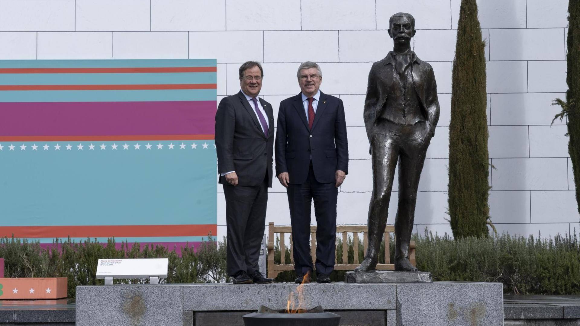 IOC-Präsident Thomas Bach und NRW-Ministerpräsident Armin Laschet IOC-Präsident Thomas Bach und NRW-Ministerpräsident Armin Laschet