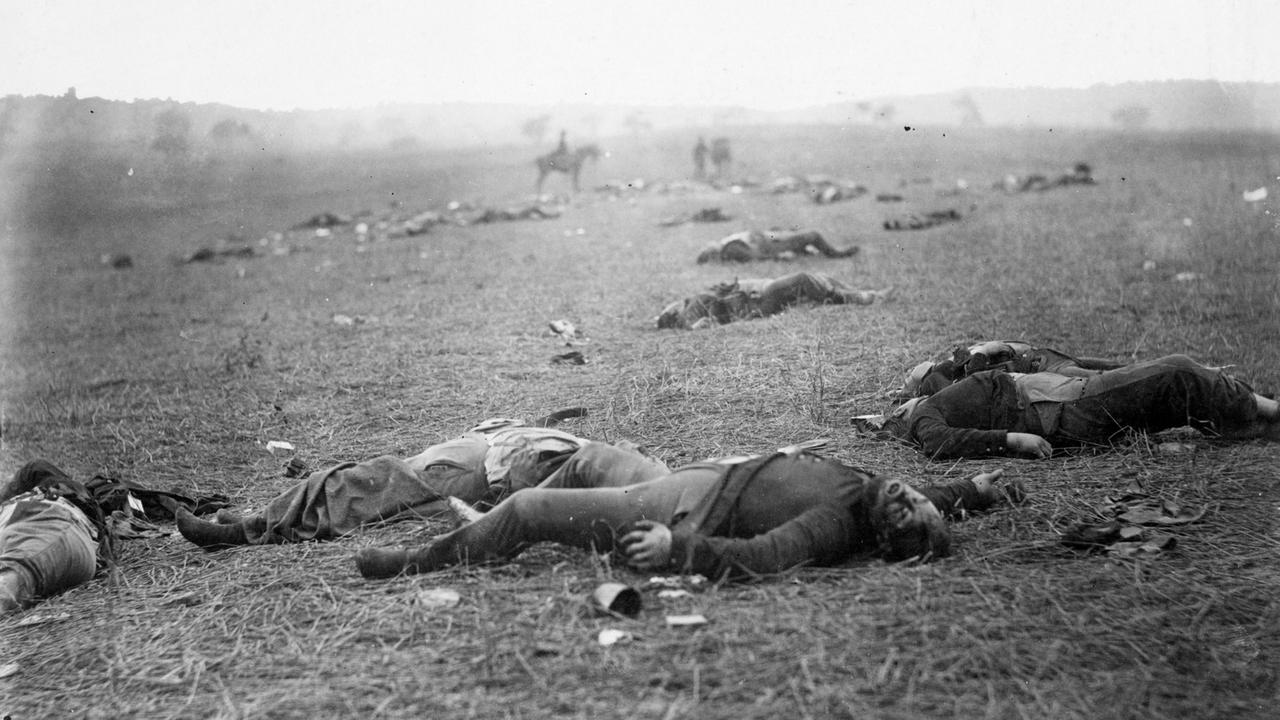 Amerikanischer Bürgerkrieg: Timothy O'Sulivan fotografierte im Juli 1863 das mit Verletzten und Toten übersäte Schlachtfeld von Gettysburg in Pennsylvania. Es war eine der blutigsten Schlachten auf dem Kontinent.