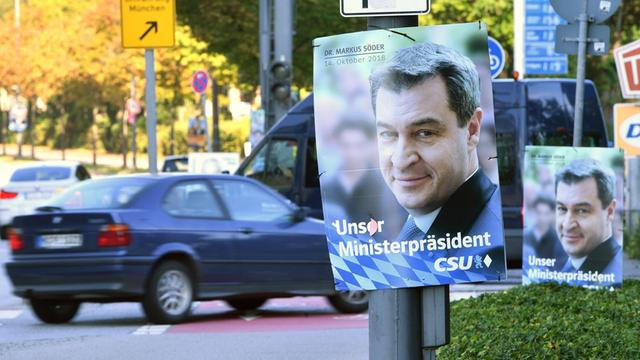 Wahlplakate der CSU mit Bayerns Ministerpräsident Markus Söder in München vor der CSU Landesleitung am 10.09.2018.