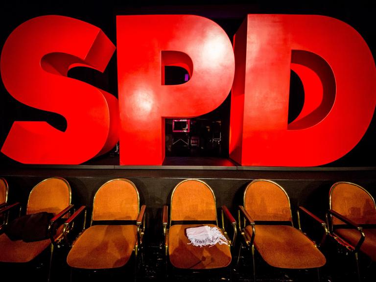 SPD-Logo auf dem Landesparteitag in Baden-Württemberg.