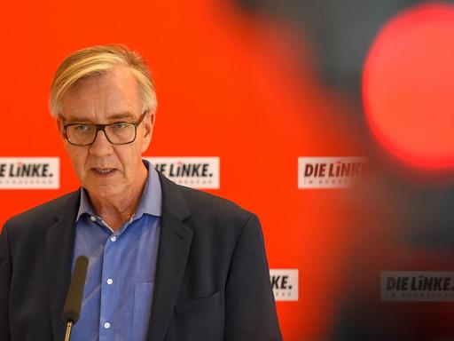 Dietmar Bartsch, Co-Vorsitzender der Linken, spricht vor einer Fraktionssitzung im Deutschen Bundestag zur Presse