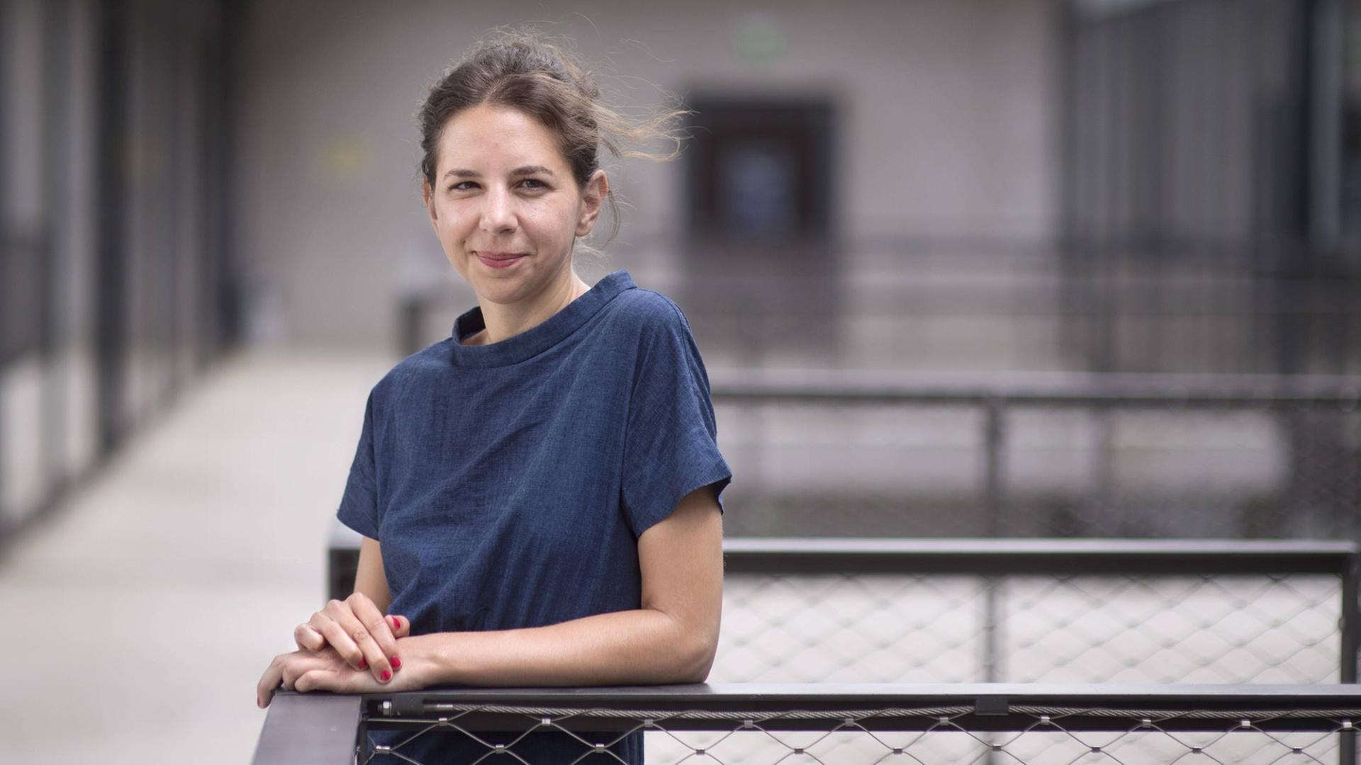 Lina Muzur, Kolumnistin und stellvertretende Verlagsleiterin von Hanser Berlin Lina Muzur, Kolumnistin und stellvertretende Verlagsleiterin von Hanser Berlin