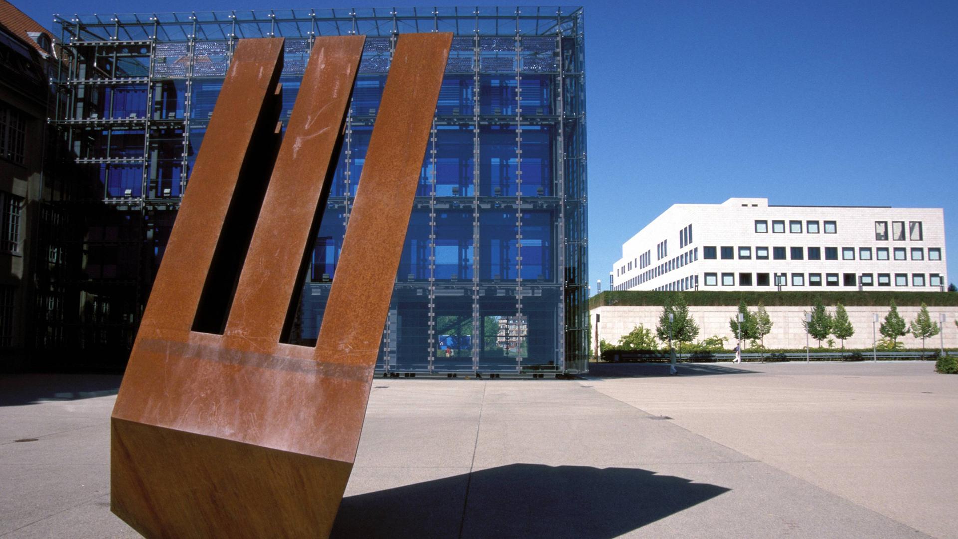 Das Zentrum für Kunst und Medientechnologie in Karlsruhe