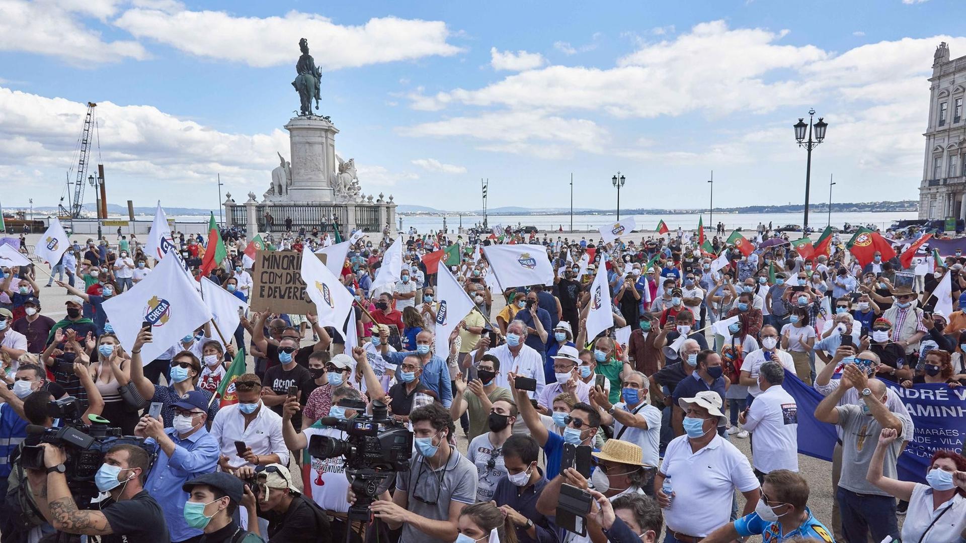 Demonstrantinnen am 27.6.2020 in Lissabon Demonstrantinnen am 27.6.2020 in Lissabon