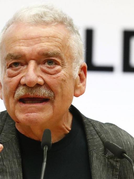 Der Romanist Hans Ulrich Gumbrecht bei einem Vortrag im Audimax der Universität Bayreuth.