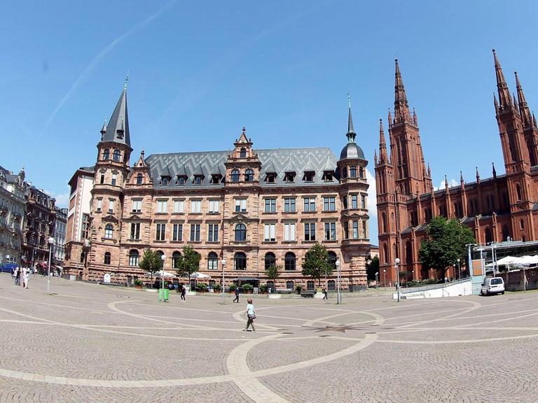 Wiesbaden: Neues Rathaus, Marktkirche, Marktplatz