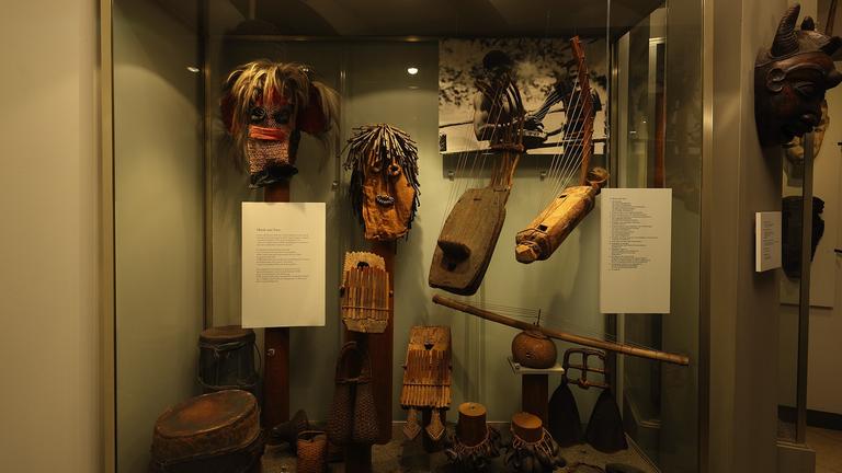Masken und andere rituelle Objekte aus der Missionssammlung der Pallottiner
