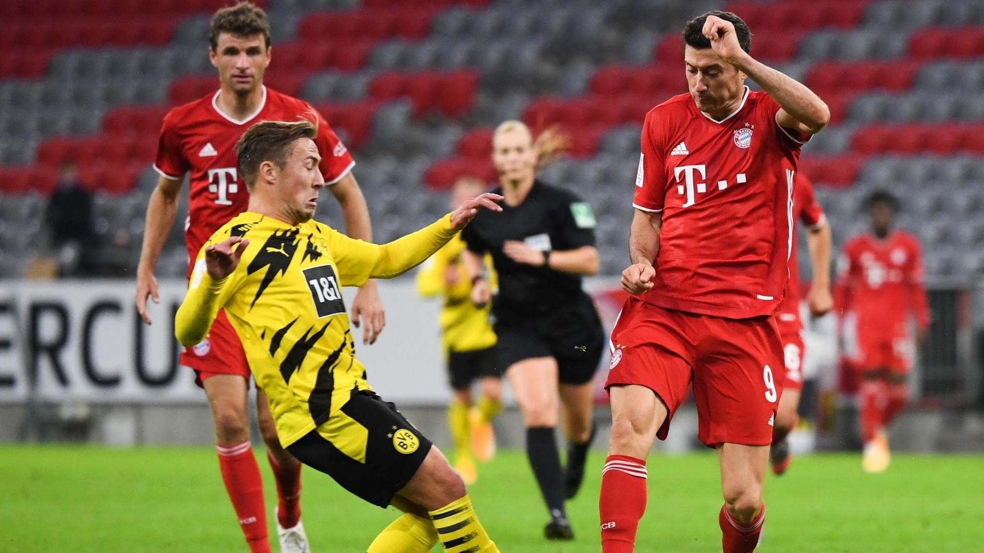 Szene aus dem Spiel zwischen Bayern München und Borussia Dortmund Szene aus dem Spiel zwischen Bayern München und Borussia Dortmund