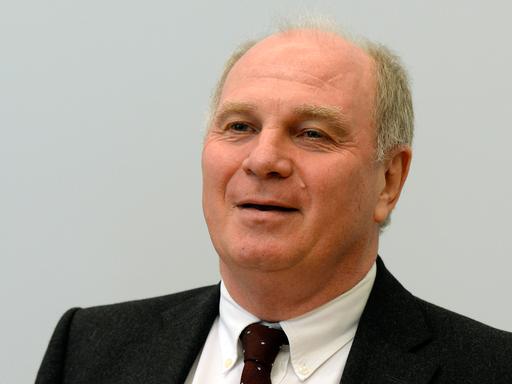Der Präsident des FC Bayern München, Uli Hoeneß, am vierten Verhandlungstag im Landgericht München.