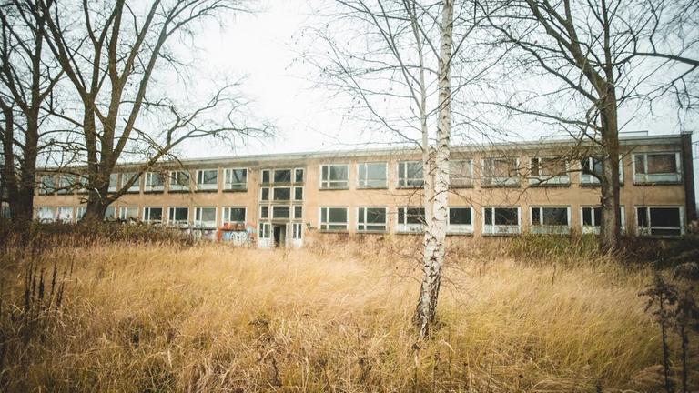 Das Schulgebäude in Greifswald, Sitz der Katapult Redaktion. Das Schulgebäude in Greifswald, Sitz der Katapult Redaktion.