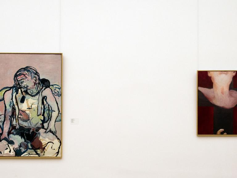 Die Gemälde "Drei Freunde V" (links) und "Das Idol" des Malers und Bildhauers Georg Baselitz hängen im Albertinum in Dresden.