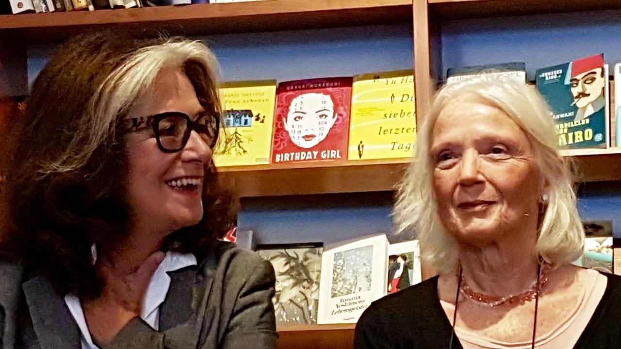 Die Journalistinnen Evelyn Roll und Gabriele von Arnim. Die Journalistinnen Evelyn Roll und Gabriele von Arnim.
