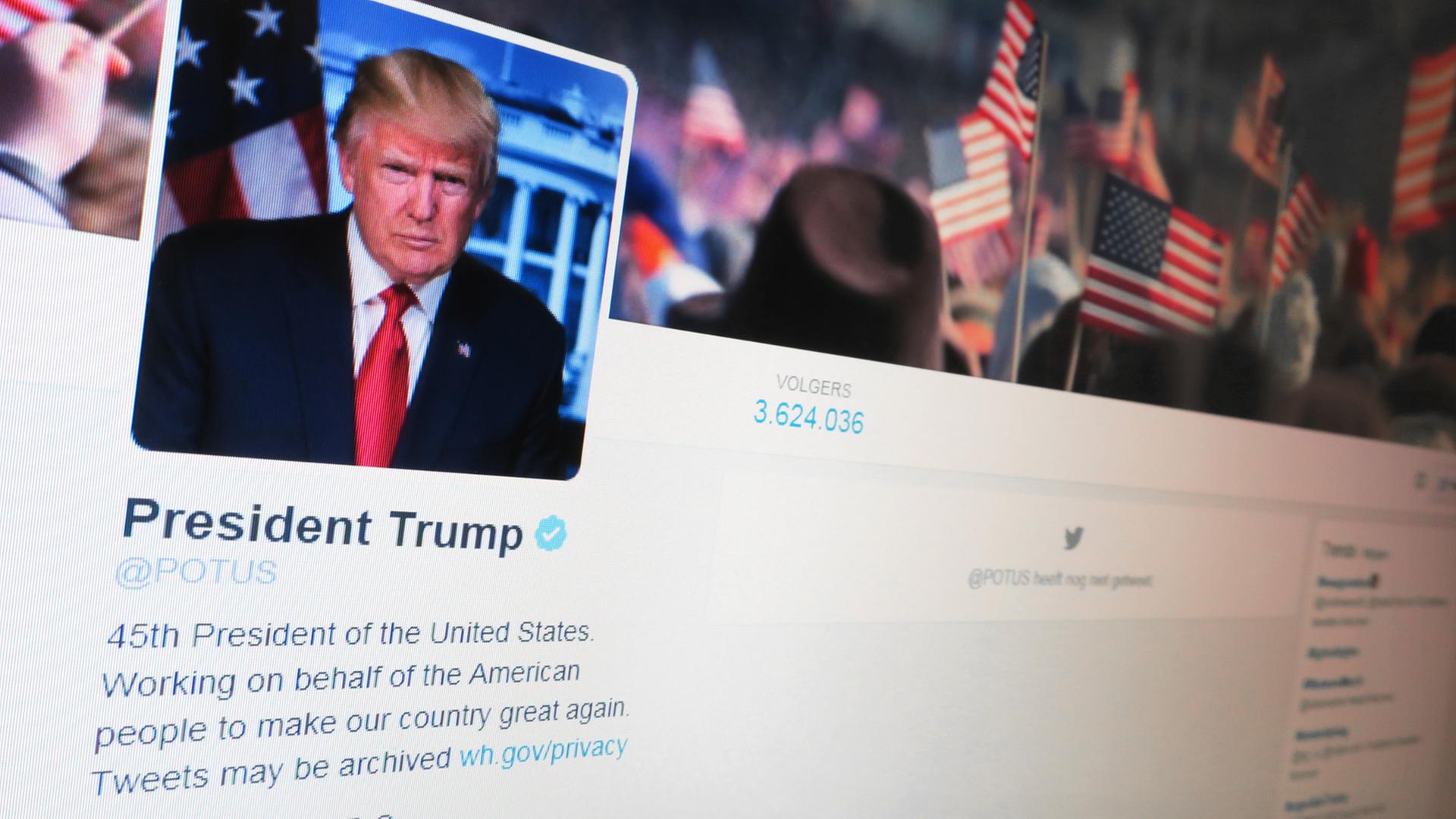 Nun twittert er auch unter @potus. Mit der Amtsübernahme am 20. Januar 2017 übernimmt Donald Trump auch den Account des US-Präsidenten. Nun twittert er auch unter @potus. Mit der Amtsübernahme am 20. Januar 2017 übernimmt Donald Trump auch den Account des US-Präsidenten.