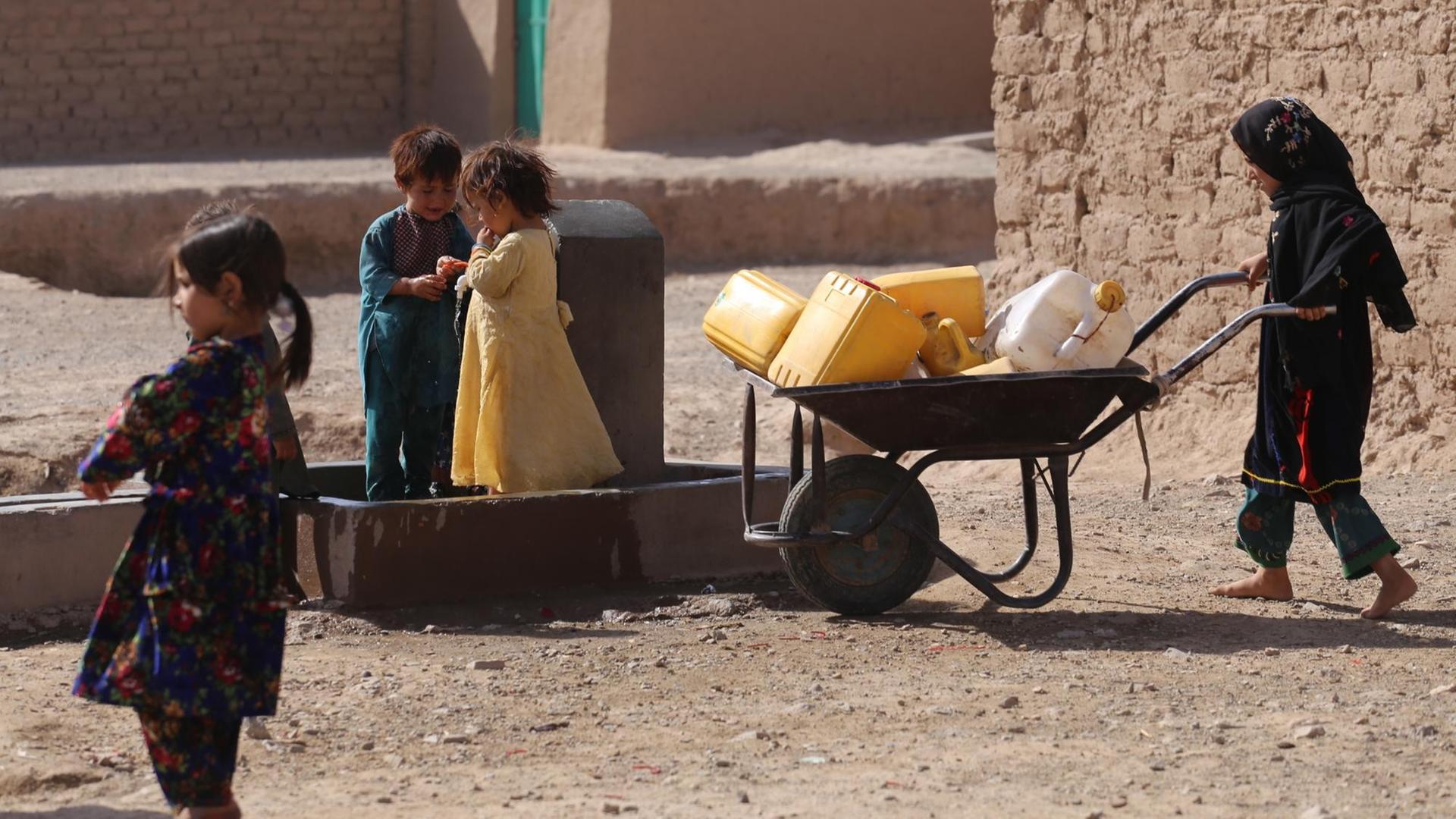 Unicef - 13 Millionen Kinder in Afghanistan brauchen humanitäre Hilfe