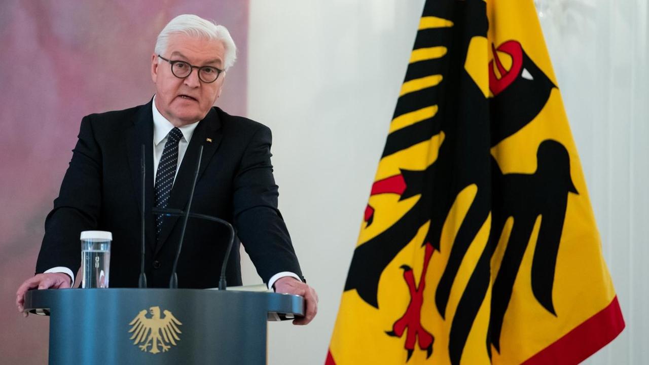 Bundespräsident Frank-Walter Steinmeier am 9.11.2020 im Schloss Bellevue Bundespräsident Frank-Walter Steinmeier am 9.11.2020 im Schloss Bellevue