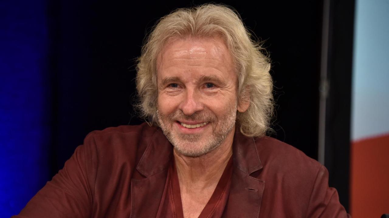 Der Moderator Thomas Gottschalk am 06.07.2017 in Köln bei einem Pressetermin zur Veranstaltung von WDR COSMO in Kooperation mit dem Freundeskreis #FreeDeniz - ein Abend der Solidarität mit Deniz Yücel und weiteren inhaftierten Journalistinnen und Journalisten in der Türkei. Der Moderator Thomas Gottschalk am 06.07.2017 in Köln bei einem Pressetermin zur Veranstaltung von WDR COSMO in Kooperation mit dem Freundeskreis #FreeDeniz - ein Abend der Solidarität mit Deniz Yücel und weiteren inhaftierten Journalistinnen und Journalisten in der Türkei.