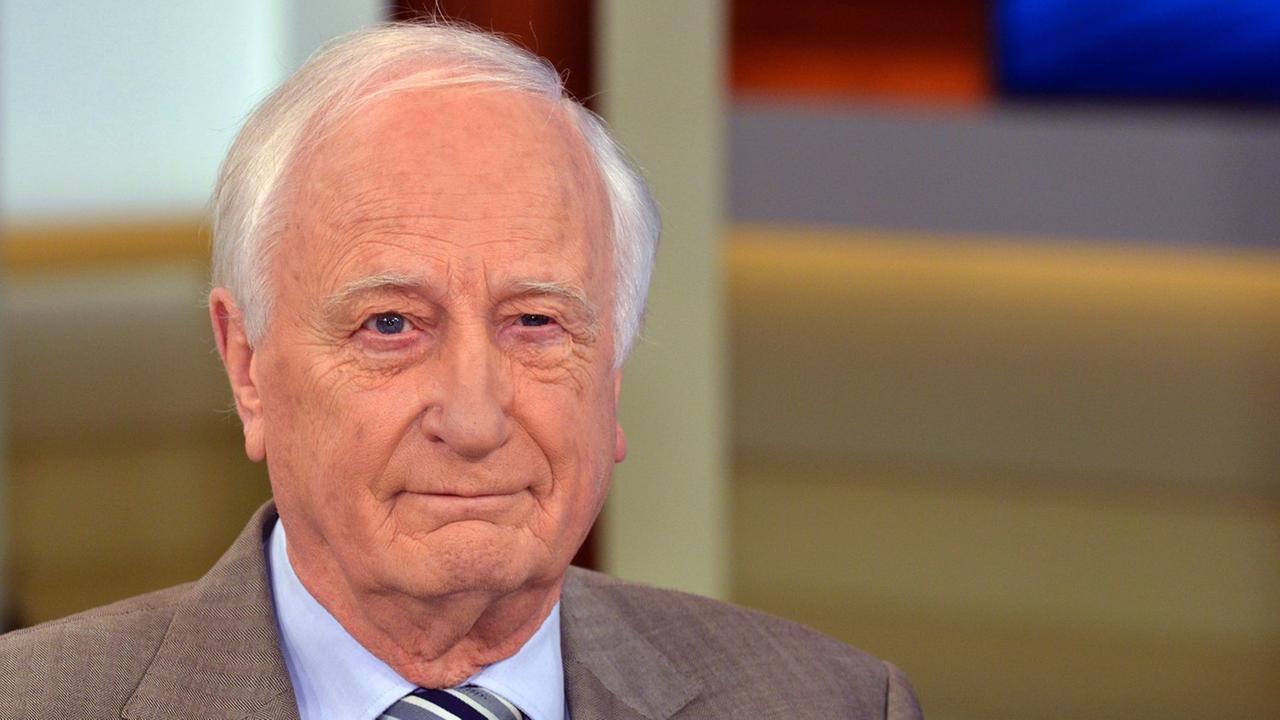Der Historiker Heinrich August Winkler, aufgenommen am 05.02.2017 während der ARD-Talksendung "Anne Will" zum Thema "Die Trumpokratie - Eine Gefahr für die freie Welt?" in den Studios Berlin-Adlershof. Der Historiker Heinrich August Winkler, aufgenommen am 05.02.2017 während der ARD-Talksendung "Anne Will" zum Thema "Die Trumpokratie - Eine Gefahr für die freie Welt?" in den Studios Berlin-Adlershof.