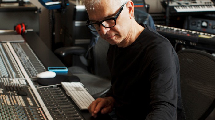 Der Musikproduzent Tony Visconti in seinem Element Der Musikproduzent Tony Visconti in seinem Element