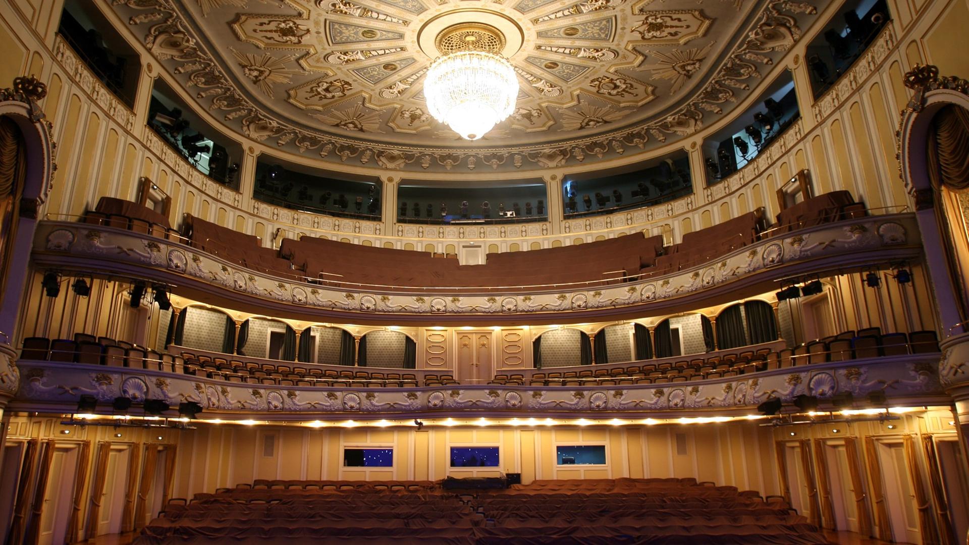 Der Saal des Staatsschauspiels Dresden. Der Saal des Staatsschauspiels Dresden.