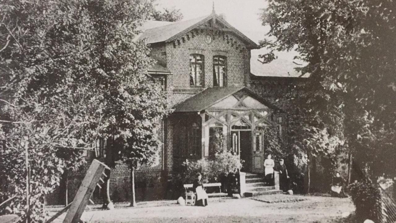 Schwarzweißaufnahme des Gut Settin aus dem Jahre 1944. Schwarzweißaufnahme des Gut Settin aus dem Jahre 1944.
