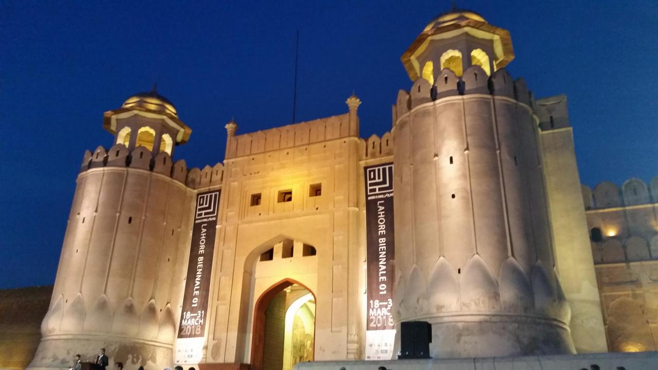 Historische Kulisse: Das Lahore Fort gab den Schauplatz für die Eröffnung der 1. Lahore-Biennale im März 2018 in Pakistan ab. Historische Kulisse: Das Lahore Fort gab den Schauplatz für die Eröffnung der 1. Lahore-Biennale im März 2018 in Pakistan ab.