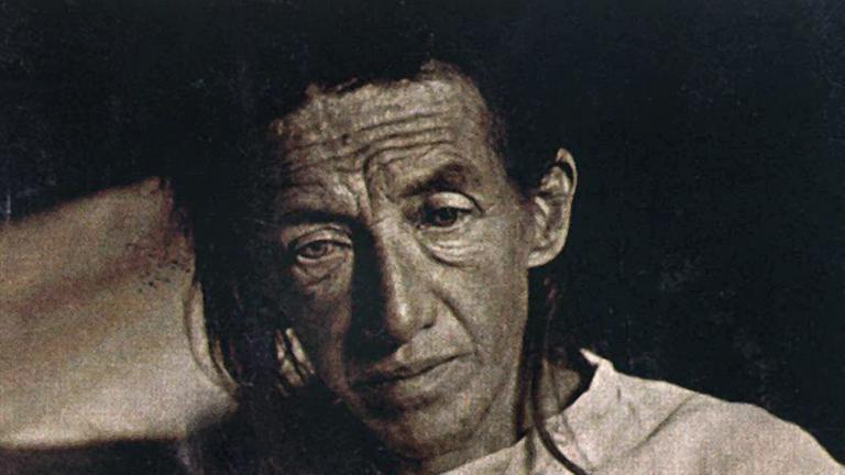 Aufnahme von Auguste Deter, einer berühmten Alzheimer-Patientin, aufgenommen im Februar 1902, wenige Monate nach ihrer Einweisung in die "Anstalt für Irre und Epileptische" in Frankfurt. Mit ihr begann im November 1901 die Erforschung einer bis heute unheilbaren Krankheit, an der derzeit alleine in Deutschland 1,4 Millionen Menschen leiden: der Gedächtnisschwäche Alzheimer. Aufnahme von Auguste Deter, einer berühmten Alzheimer-Patientin, aufgenommen im Februar 1902, wenige Monate nach ihrer Einweisung in die "Anstalt für Irre und Epileptische" in Frankfurt. Mit ihr begann im November 1901 die Erforschung einer bis heute unheilbaren Krankheit, an der derzeit alleine in Deutschland 1,4 Millionen Menschen leiden: der Gedächtnisschwäche Alzheimer.
