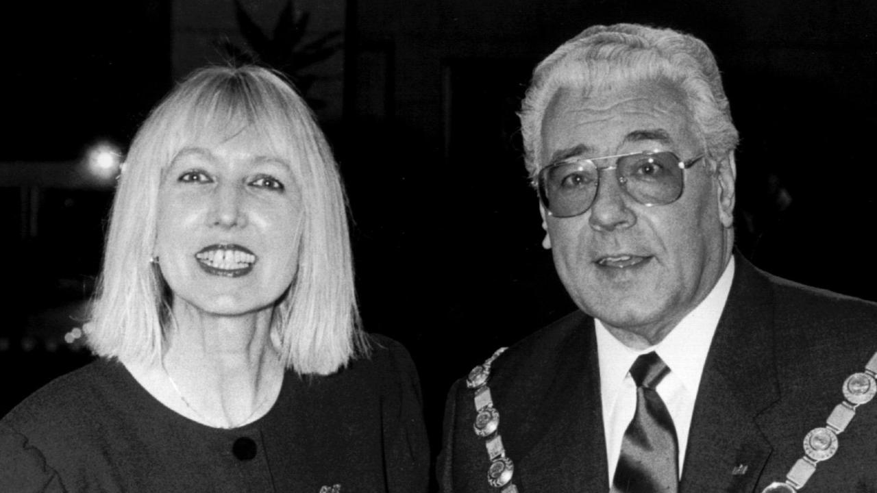 Brigitte Kronauer bei der Entgegennahme des Heinrich-Böll-Preises 1989 in Köln. Brigitte Kronauer bei der Entgegennahme des Heinrich-Böll-Preises 1989 in Köln.