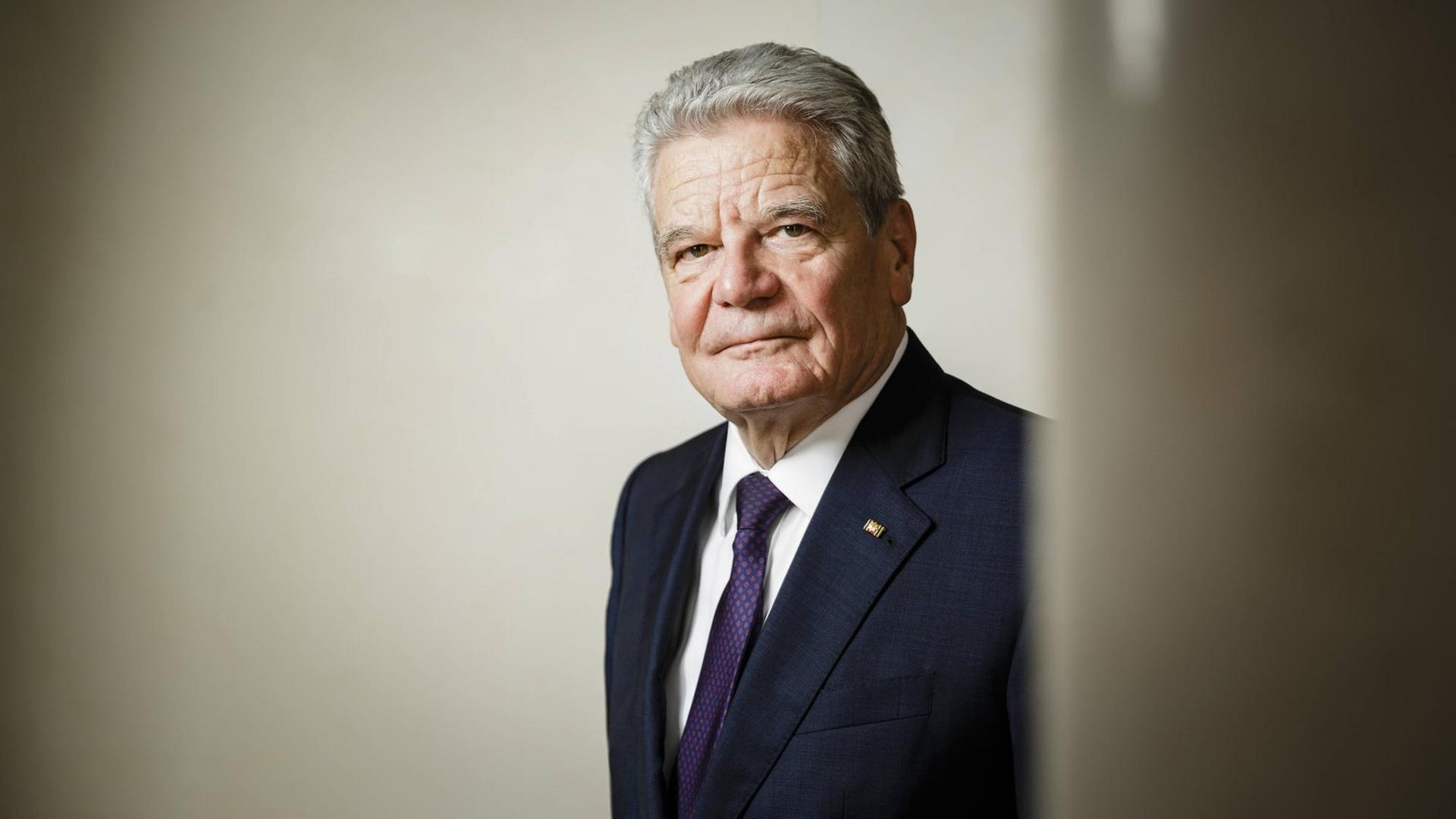 Porträt von Joachim Gauck. Porträt von Joachim Gauck.