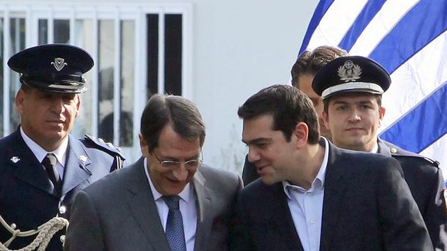 Alexis Tsipras beginnt seine Europa-Tour gegen die Sparpolitik bei seinem Amtskollegen Nikos Anastasiadis in Zypern (02.02.2015).