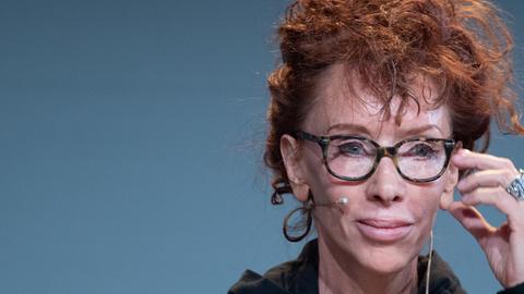 Porträtaufnahme der Schriftstellerin Sibylle Berg auf der Digitalkonferenz "re:publica"