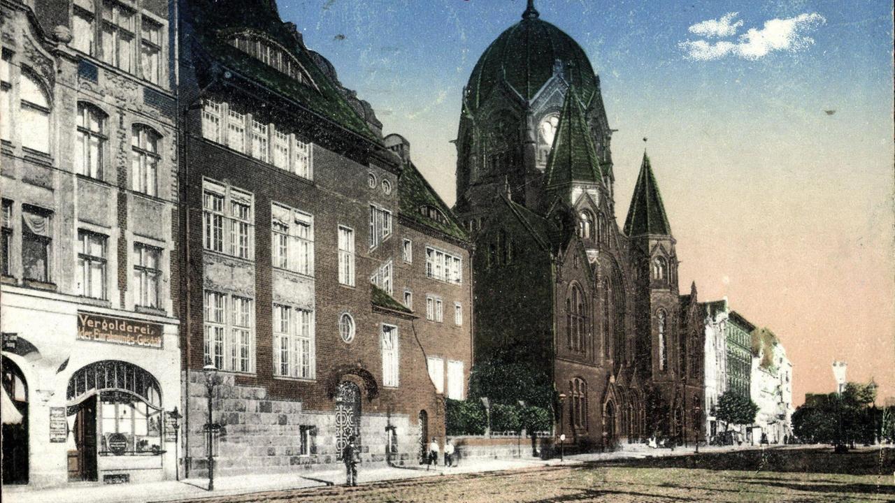 Die Synagoge im ehemaligen Königsberg, dem heutigen Kaliningrad, aufgenommen um 1918. Die Synagoge im ehemaligen Königsberg, dem heutigen Kaliningrad, aufgenommen um 1918.